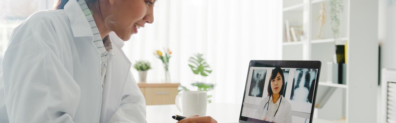 medical student learns about telemedicine online